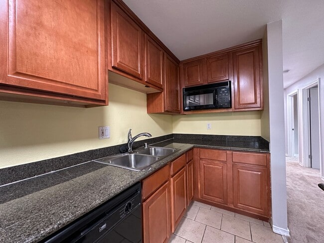 Building Photo - 2bd/1ba Bothell Condo