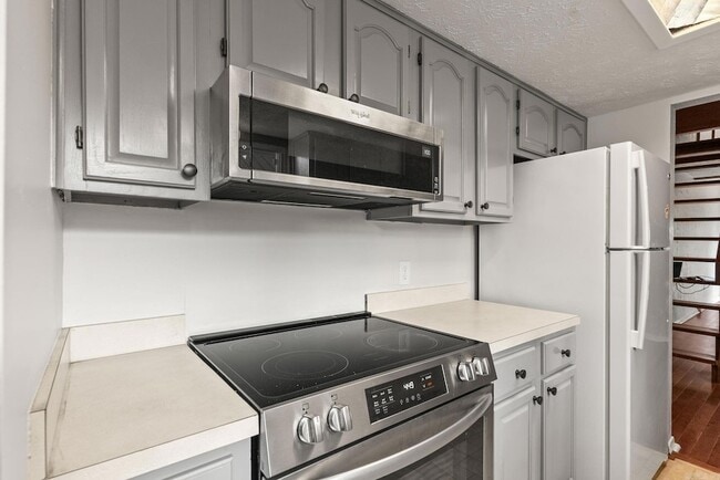 Building Photo - 102 Windwood Ln