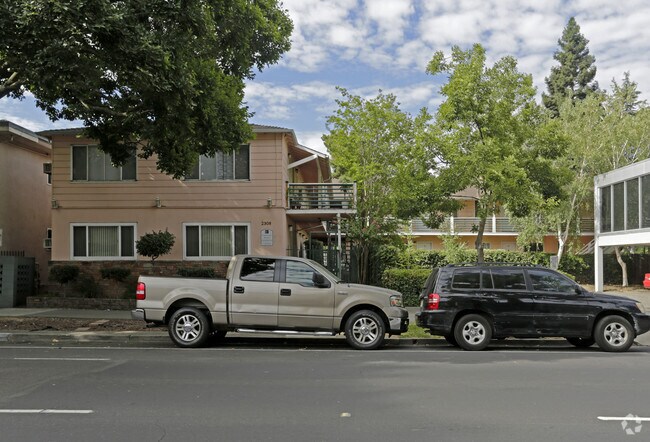 Primary Photo - 2308 P St