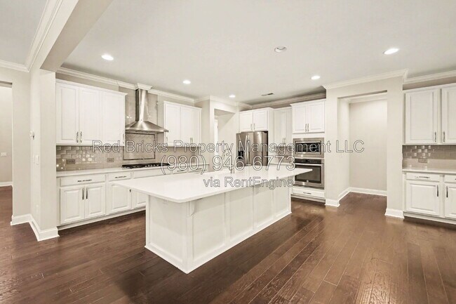 Building Photo - 145 Barclay Dr