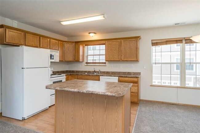 Building Photo - 15229 Alpine Dr