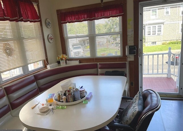 Building Photo - 518 Davisville Rd