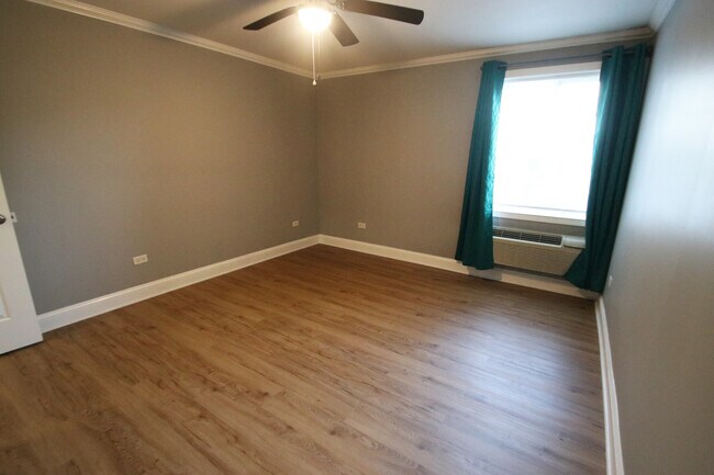 Building Photo - 1613 Silverstone Dr