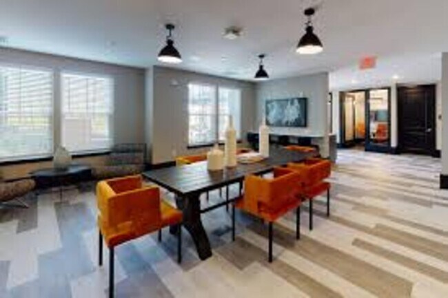 Building Photo - 541 Great Circle Rd