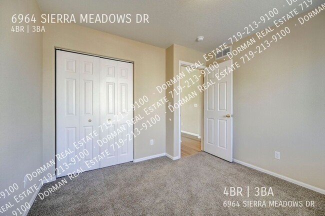 Building Photo - Updated and Open 4 Bedroom, 3 Full Bath Ho...