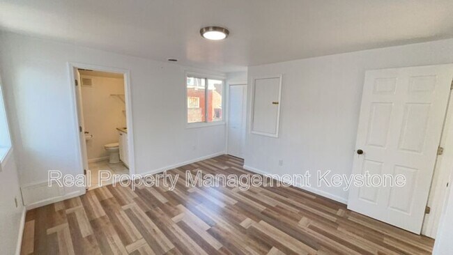 Building Photo - 1715 Larkins Wy