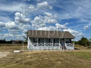 Building Photo - 479 Mills Way