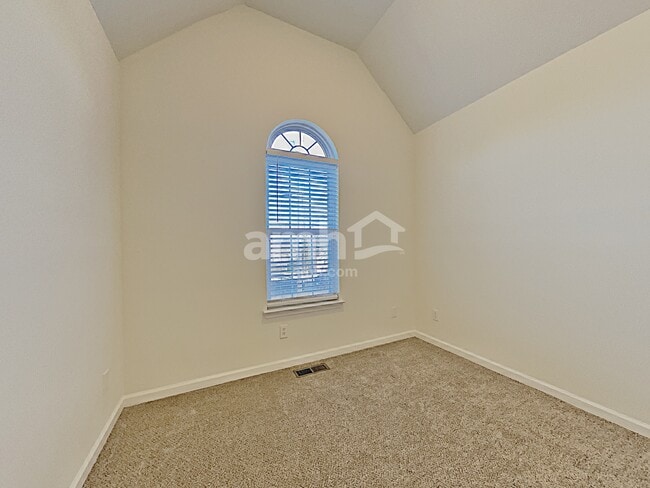 Building Photo - 434 Parrish Hill