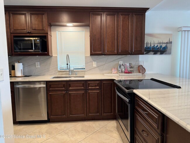 Building Photo - 201 International Dr