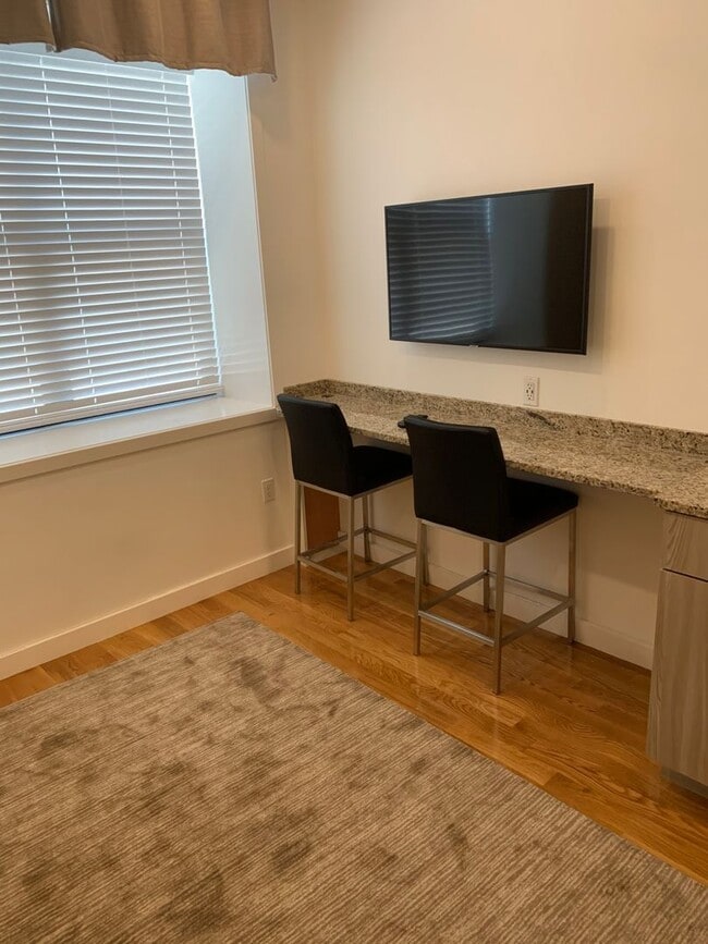 Building Photo - CHELSEA/BOSTON NEW LUXURY STUDIO- NO BROKER FEE! NO BROKER OR RENTAL FEES & FULLY FURNISHED!!
