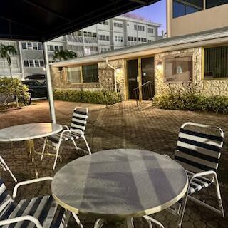 Building Photo - 330 SE 2nd St