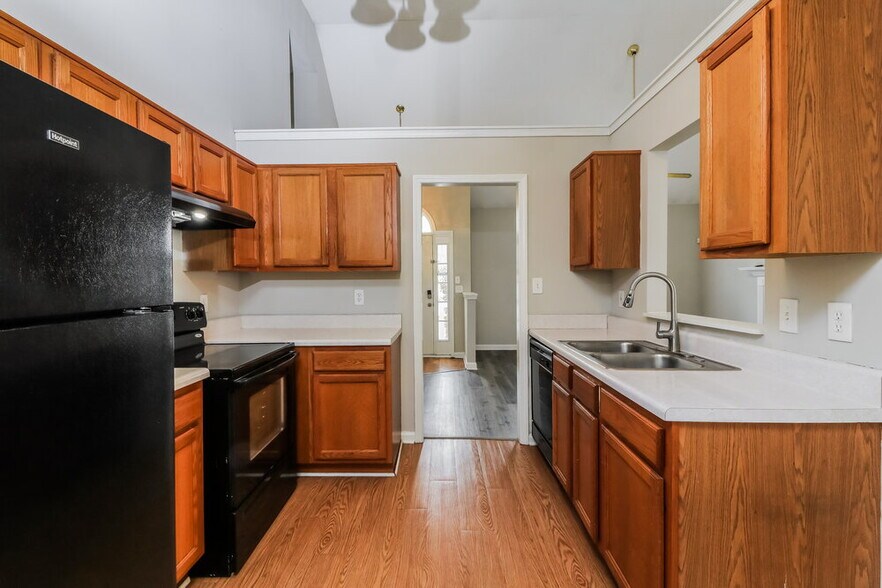 Building Photo - 7254 Brittany Way