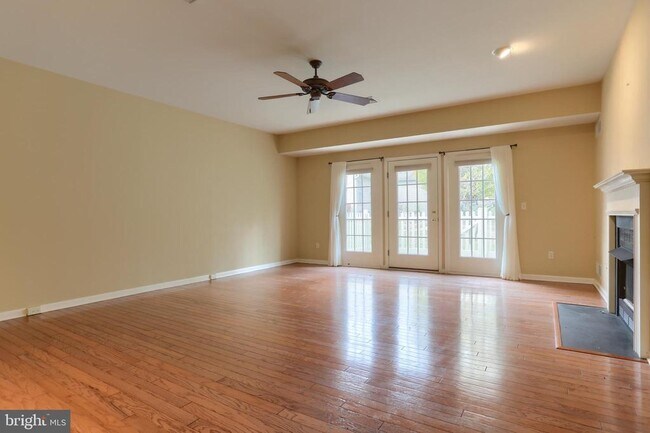 Building Photo - 1959 Deer Run Dr