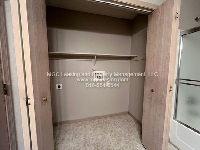 Building Photo - Timbers East Townhomes - 1,300+ Sq. Ft. Townhome with Garage – Move-In Ready