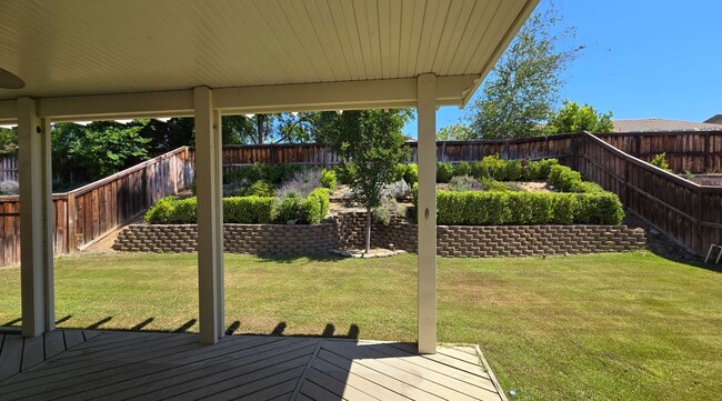 Building Photo - 6011 Dubois Pl