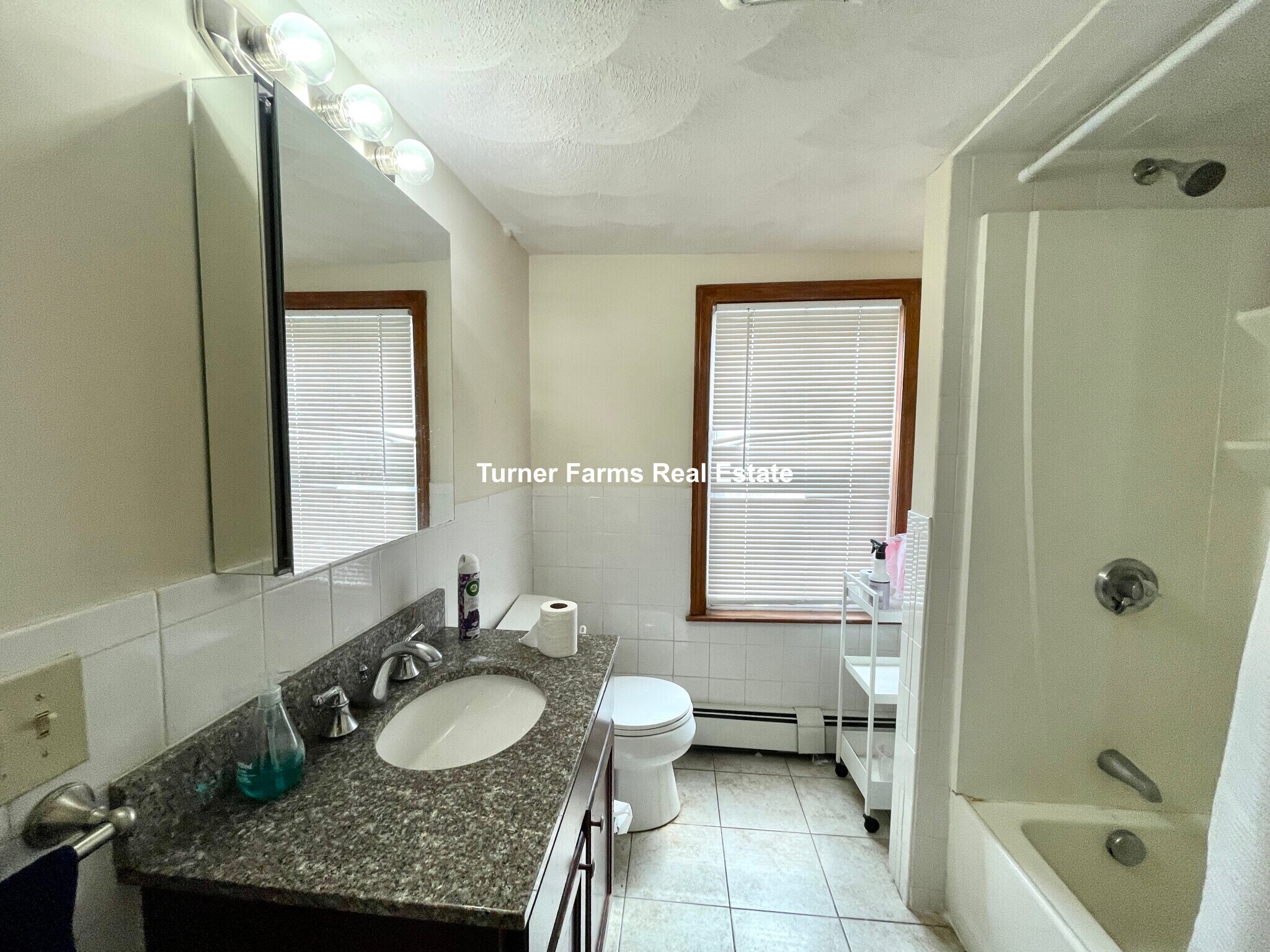 Building Photo - 585A Somerville Ave