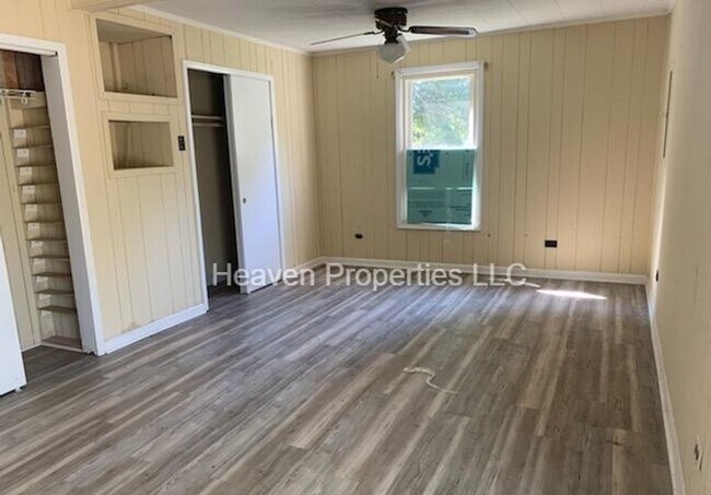 Building Photo - Charming 2BR/2BA Home with Large Yard, Shed