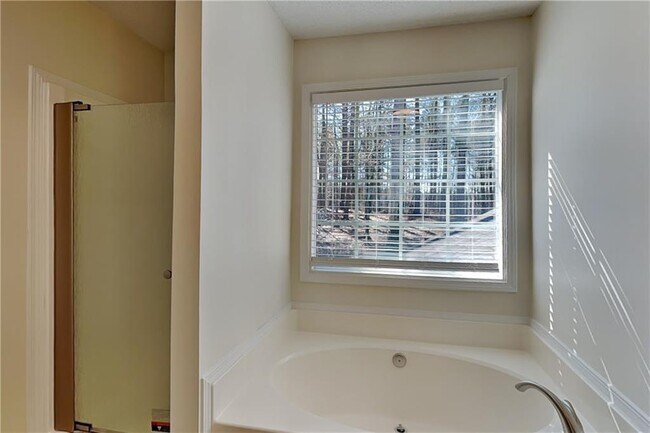 Building Photo - 162 Kipling Dr