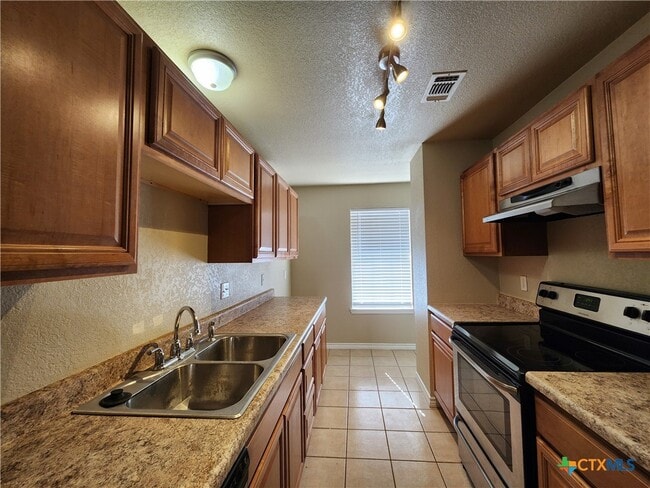 Building Photo - 21 Moss Rock Dr