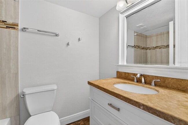 Building Photo - 2900 Cove Cay Dr