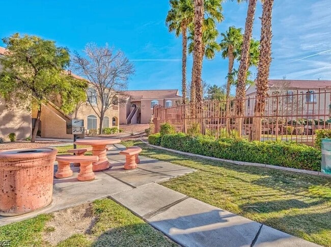 Building Photo - Ground floor condo in Green Valley Ranch area