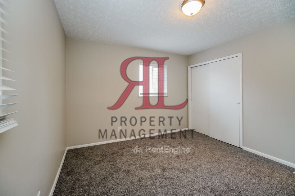 Building Photo - 363 Regents Rd