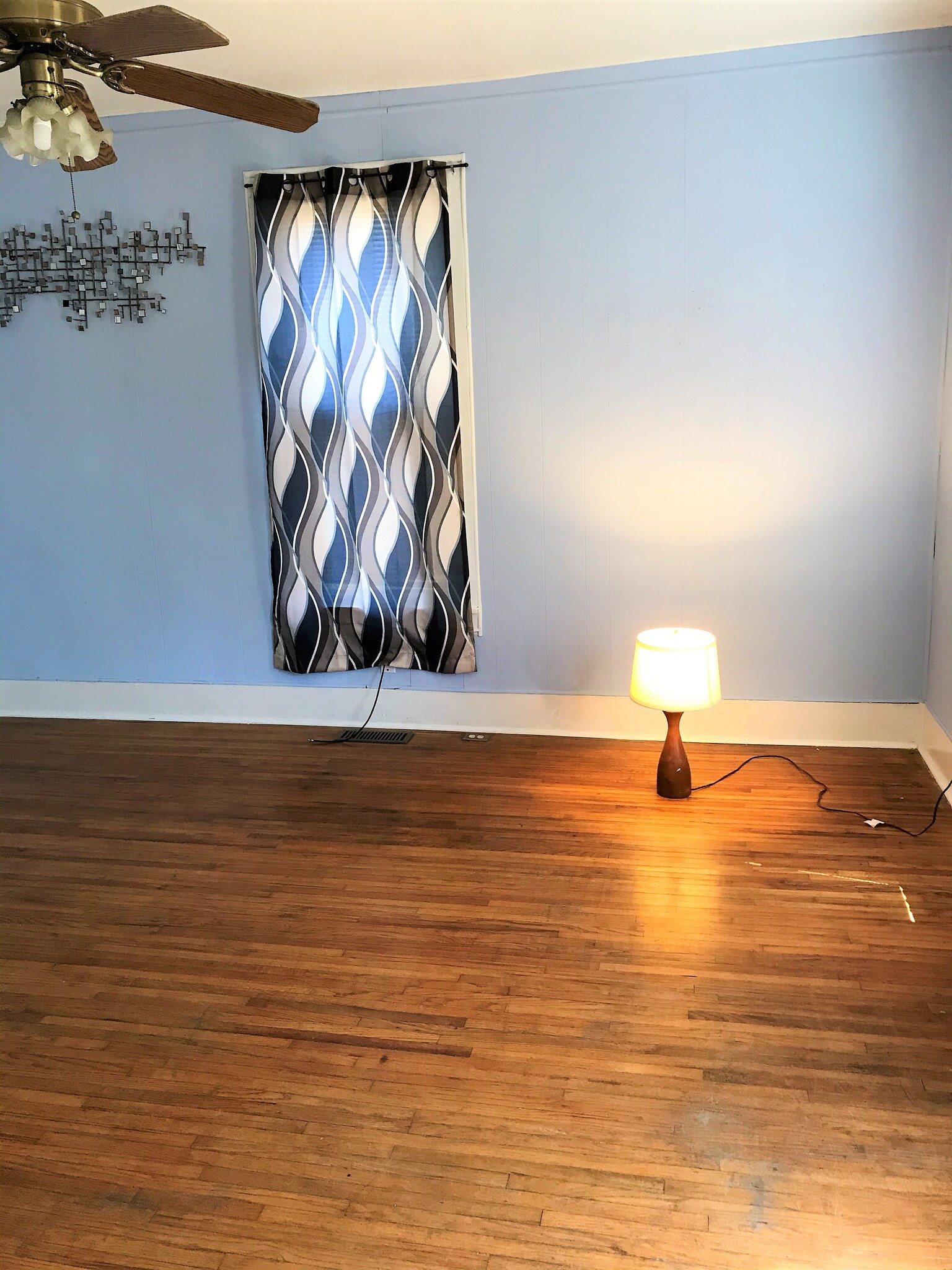 living room - 714 W Carroll St