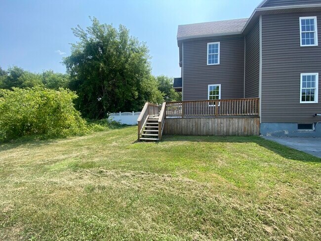 Building Photo - Gorgeous 3/4 bedroom 3 bath house for rent!