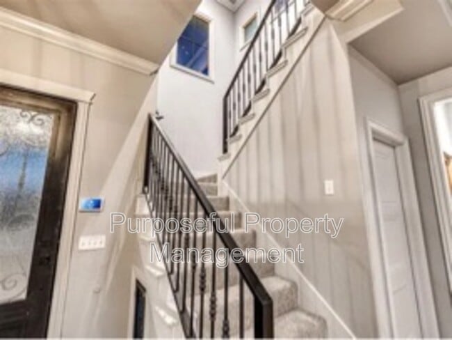 Building Photo - 115 Weaver Rd