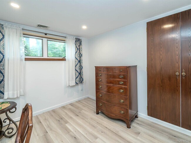 Building Photo - 7 Appletree Ln