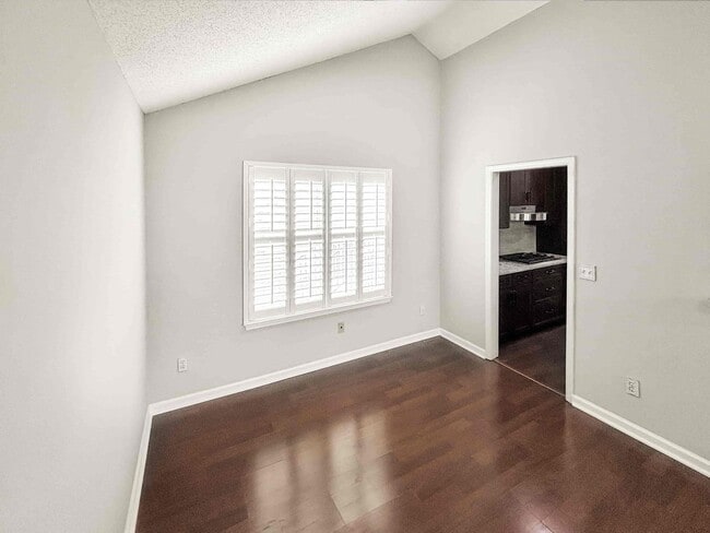 Building Photo - 3029 Vineyard Way