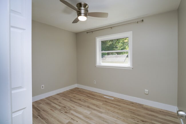 Building Photo - 68 Palmer St