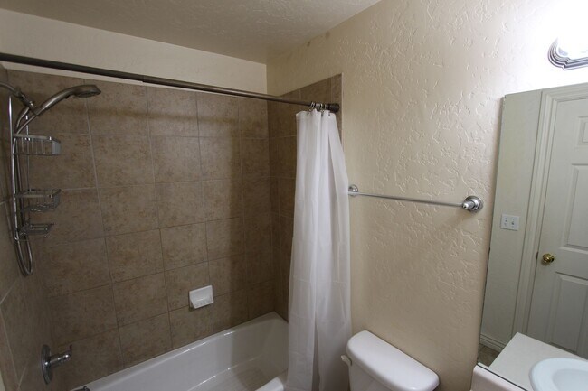 Building Photo - 1478 E Ivy Ln