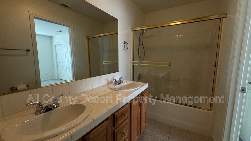 Building Photo - 28175 Avenida La Paz