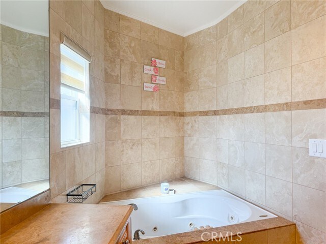 Building Photo - 11989 Laurelwood Dr