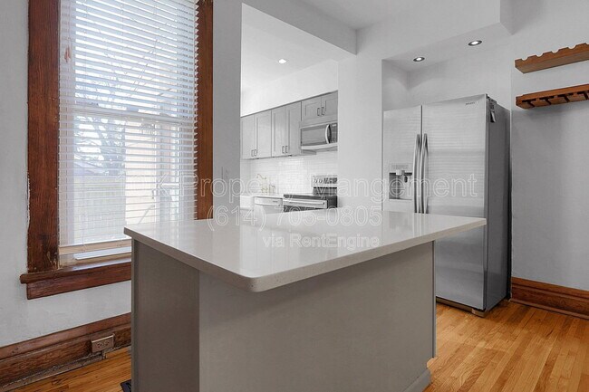 Building Photo - 317 E Kossuth St