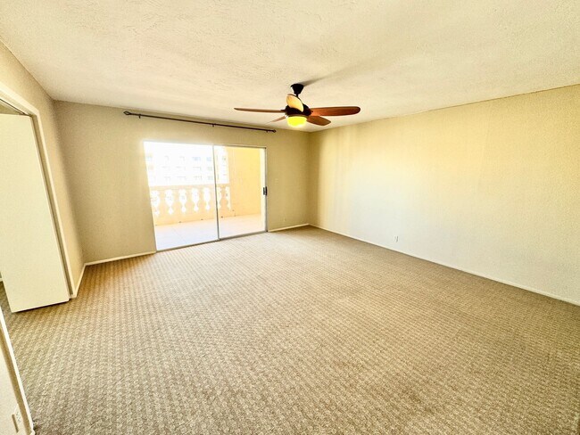 Building Photo - Amazing 2 Bedroom/2 Bath Condo!  Top Level Corner Unit with Spectacular Amenities!