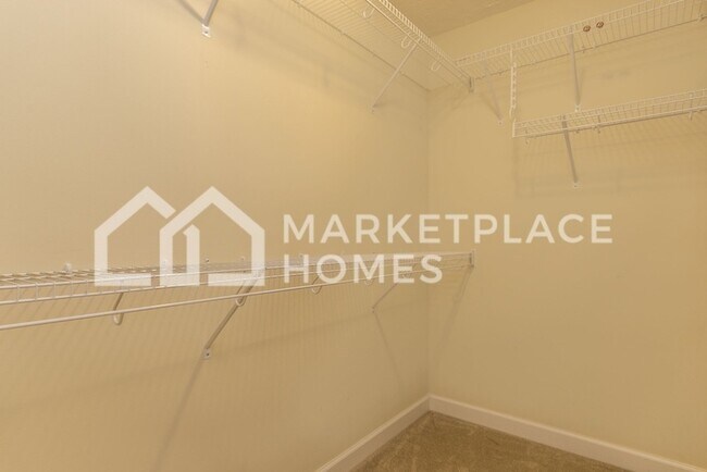 Building Photo - 510 Tyner Ave