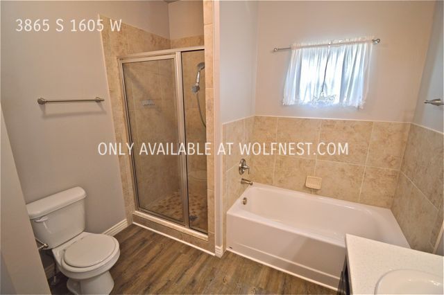 Building Photo - Gorgeous 3 Bedroom West Valley Townhome! N...