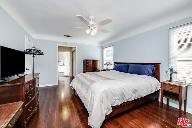 Building Photo - 4439 Arcola Ave