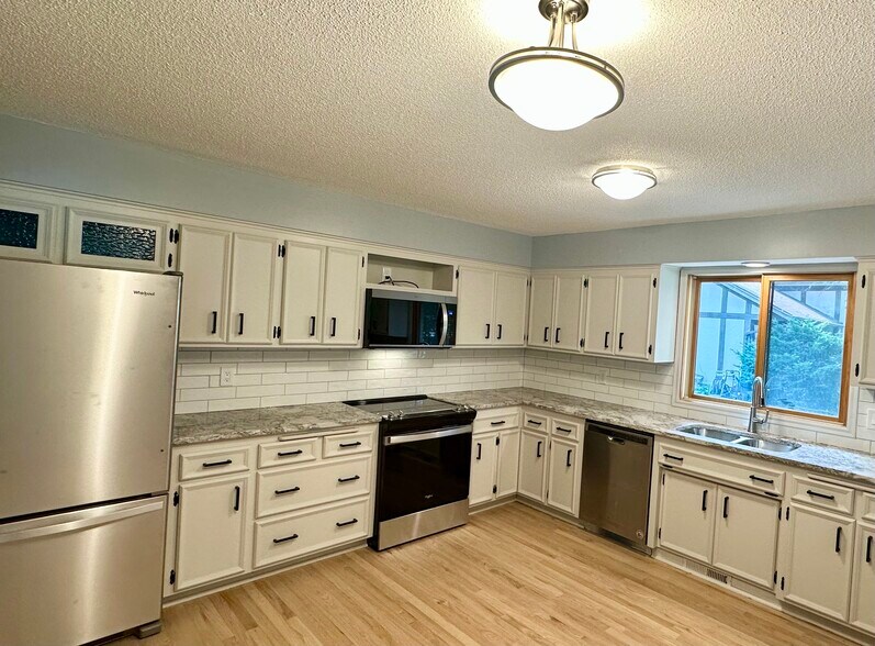 Building Photo - 7303 Glouchester Dr