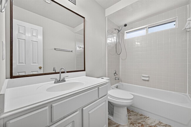 Building Photo - 2502 Rosebluff Ct