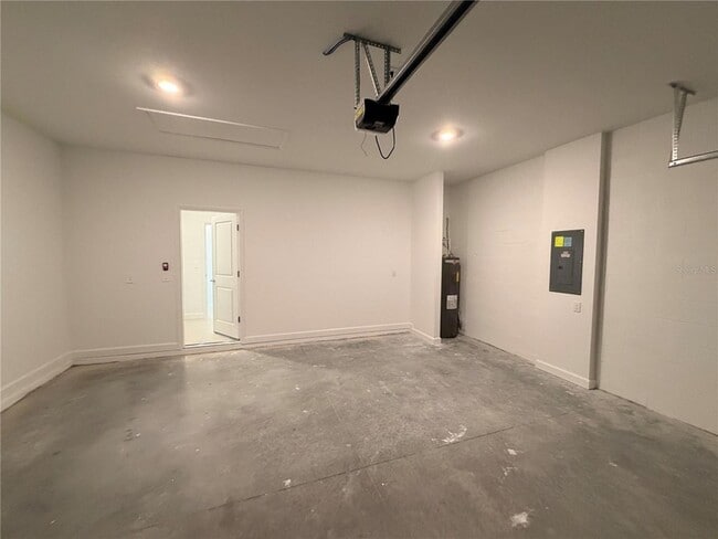 Building Photo - 3917 Passion Vine Dr