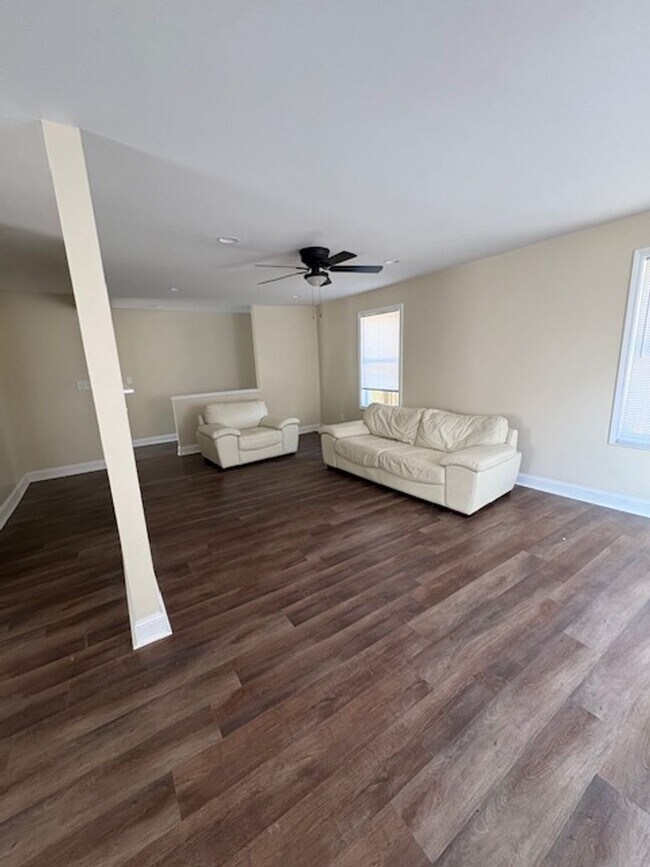 Building Photo - 3826 John Marshall Rd