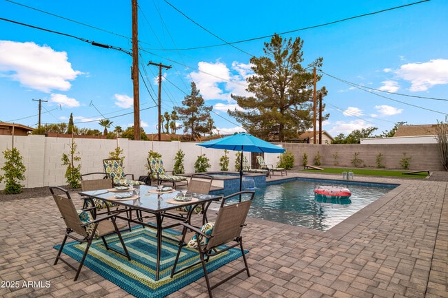 Building Photo - 2546 N 69th Pl