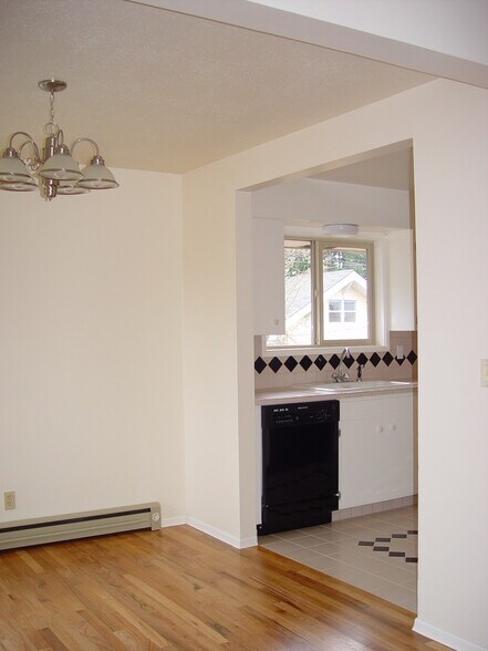 Kitchen - 3310 Columbia St