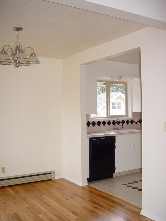 Kitchen - 3310 Columbia St