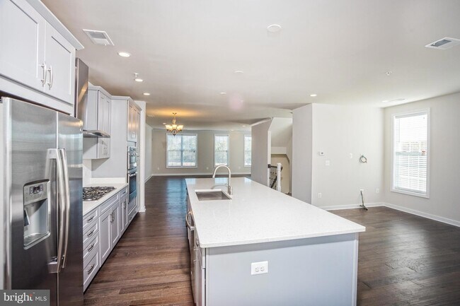 Building Photo - 23646 Hopewell Manor Terrace