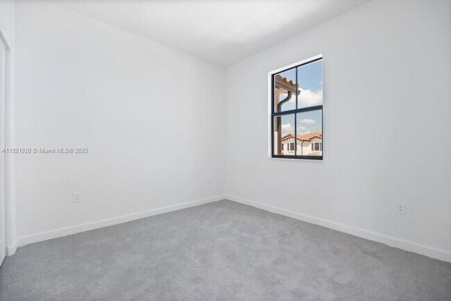 Building Photo - 11926 SW 247th Ter