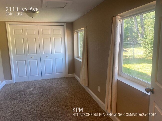Building Photo - 2113 Ivy Ave